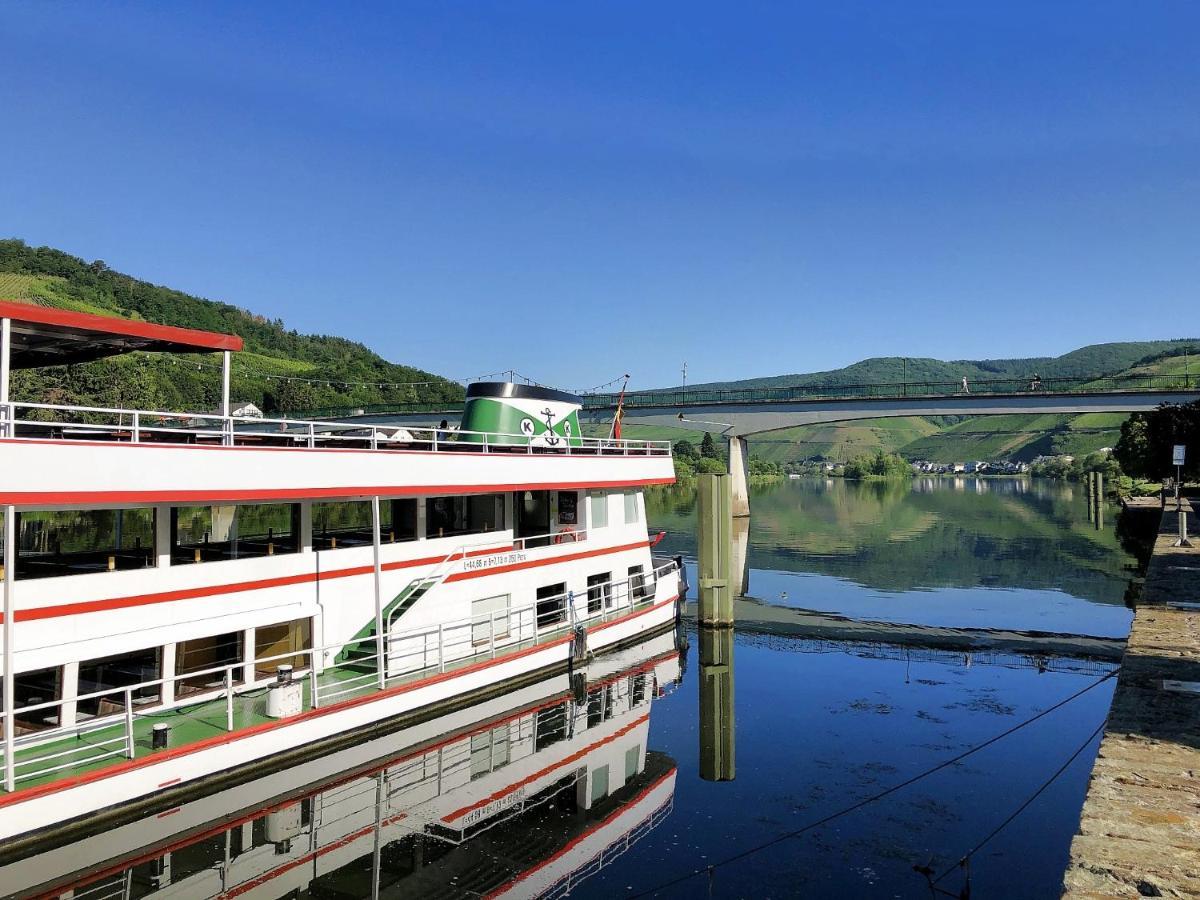 Ferienhaus Moselpromenade ツェル・アン・デル・モーゼル エクステリア 写真